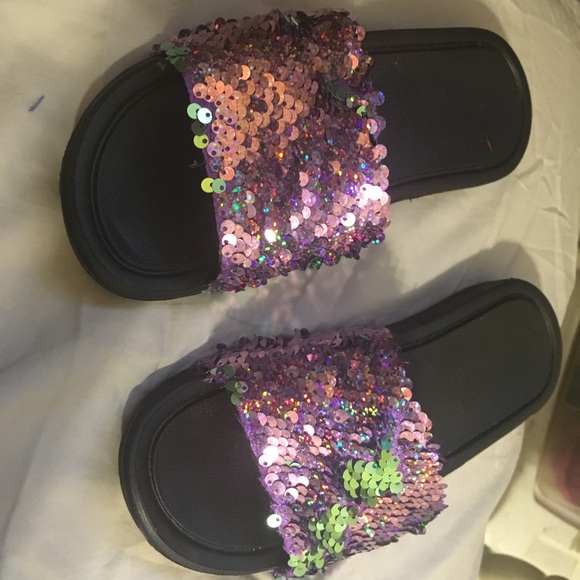 Reversible Sequin Slides - Picture 3 of 8